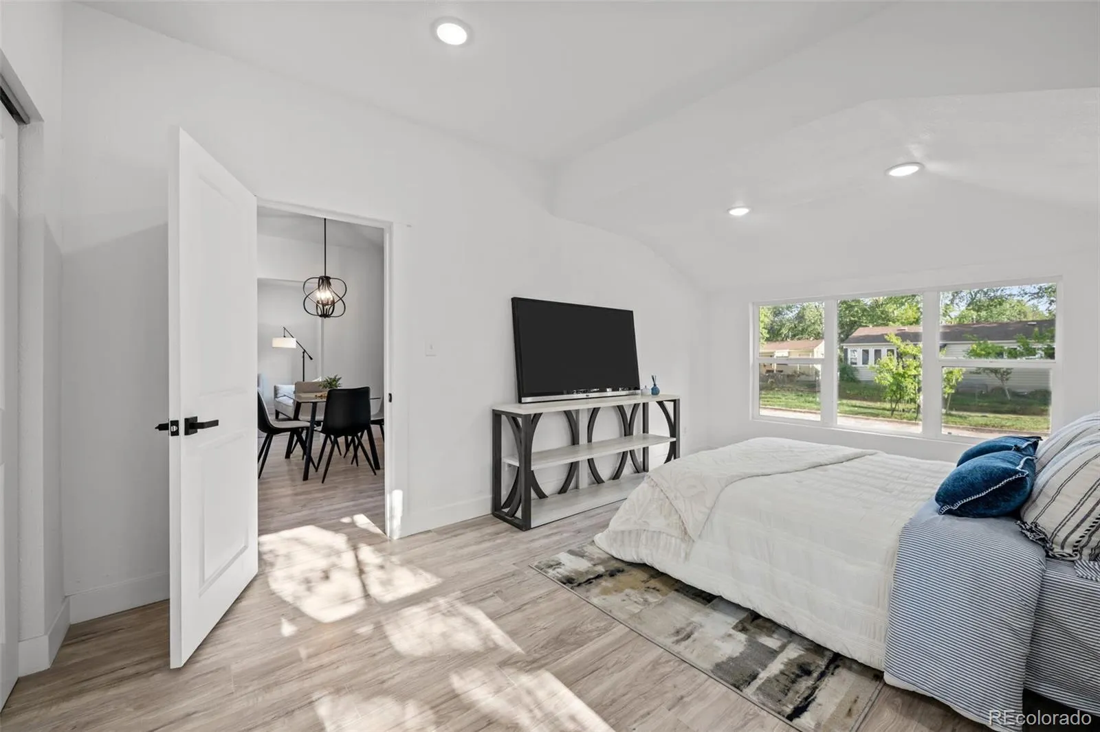 5755 W 43rd Avenue Denver CO 80212 MLS #REC8102624 05252026174858 1600 18