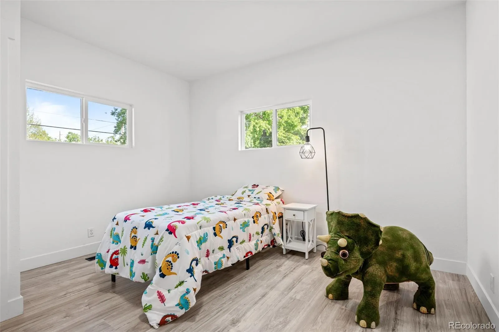 5755 W 43rd Avenue Denver CO 80212 MLS #REC8102624 05252026174858 1600 22