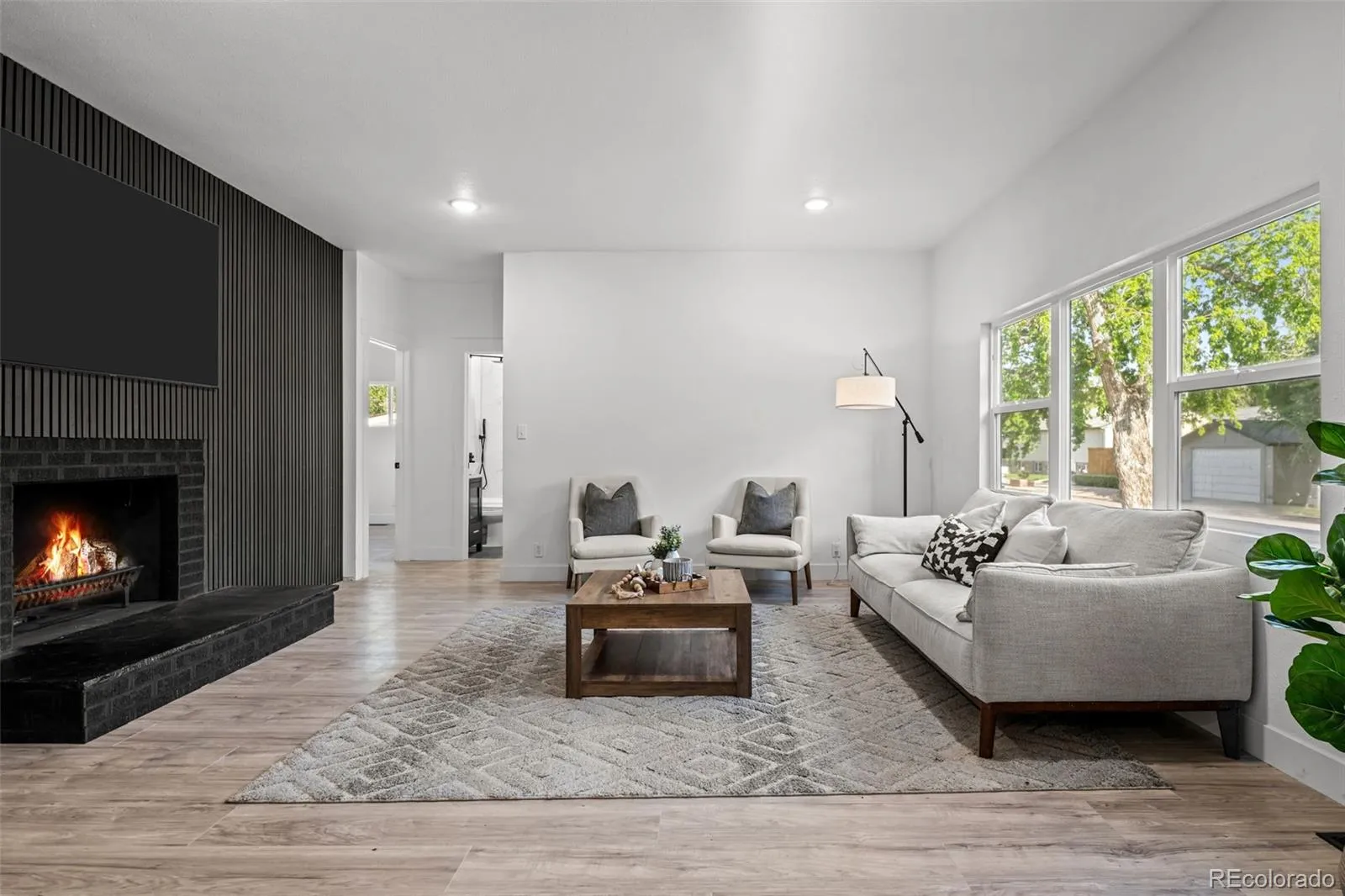 5755 W 43rd Avenue Denver CO 80212 MLS #REC8102624 05252026174858 1600 4