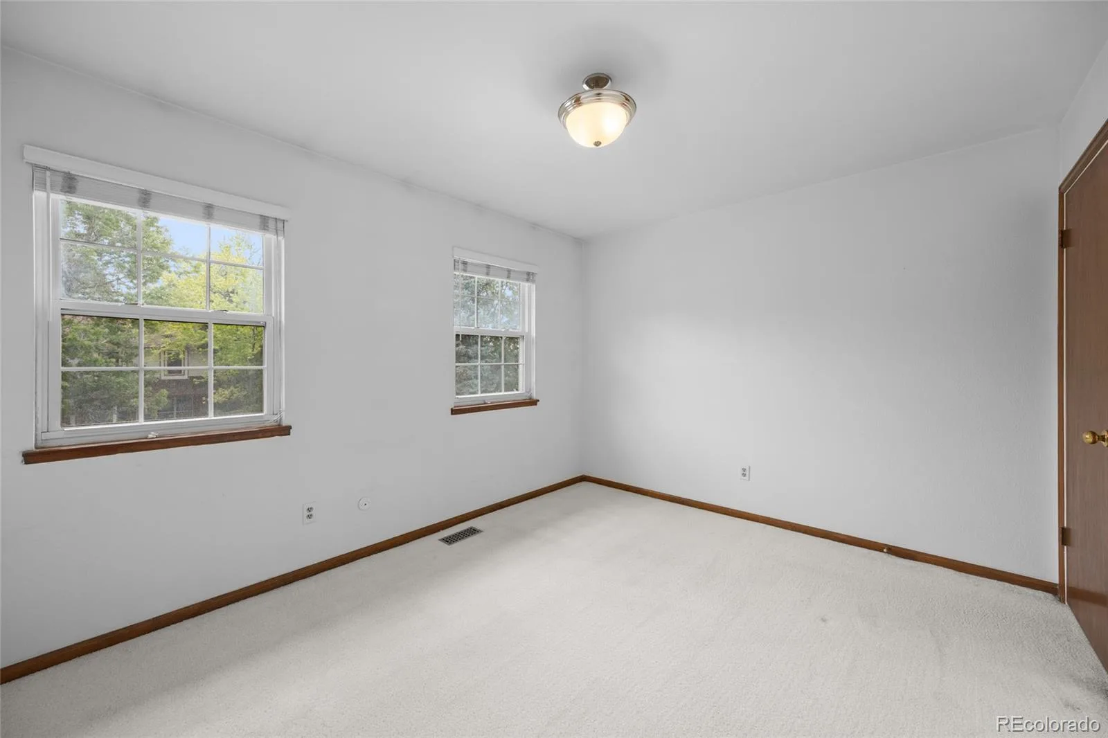 6079 S Jamaica Circle Englewood CO 80111 | MLS #REC8106790 08142026163413 1600 26