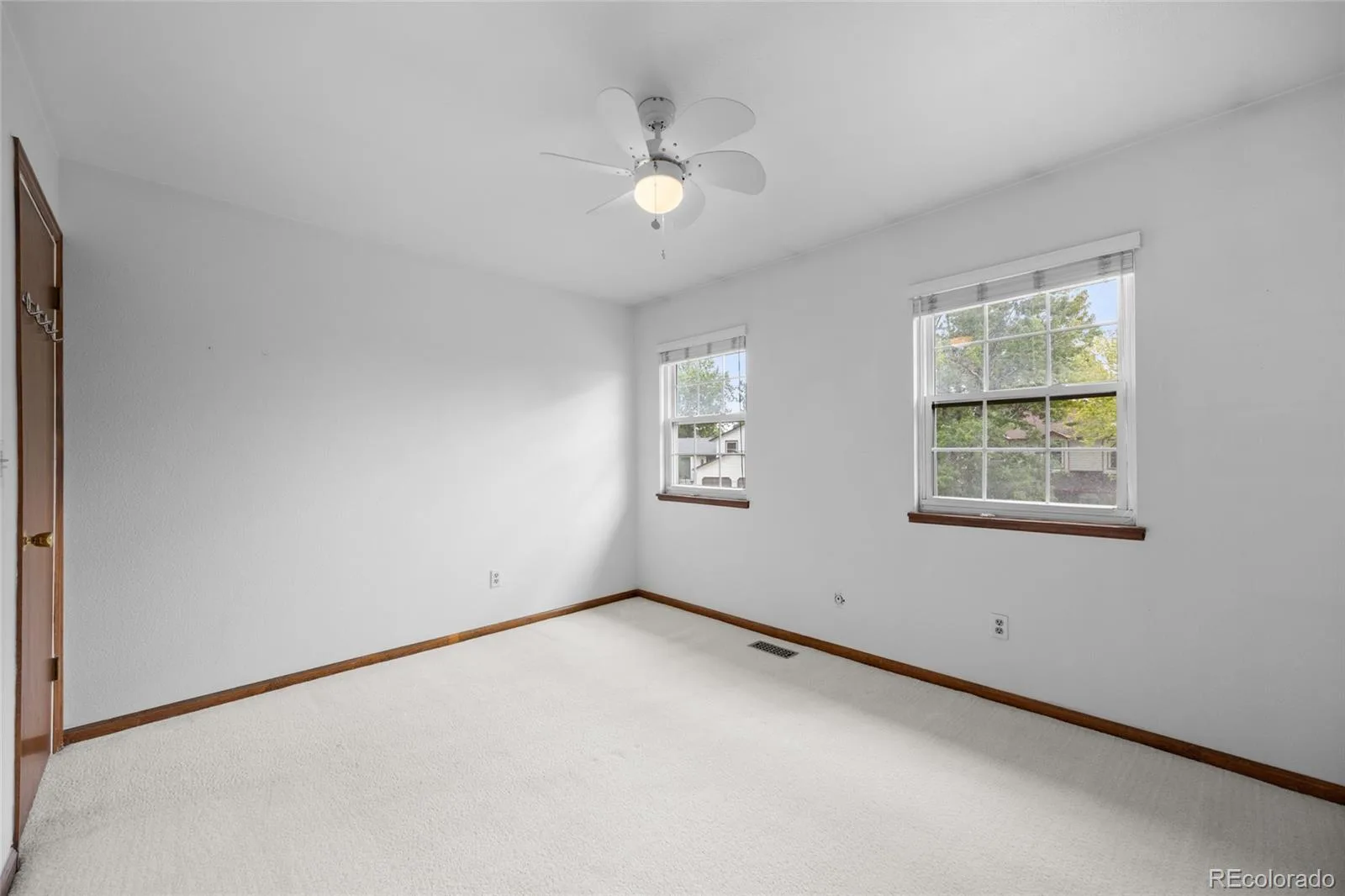 6079 S Jamaica Circle Englewood CO 80111 | MLS #REC8106790 08142026163413 1600 29