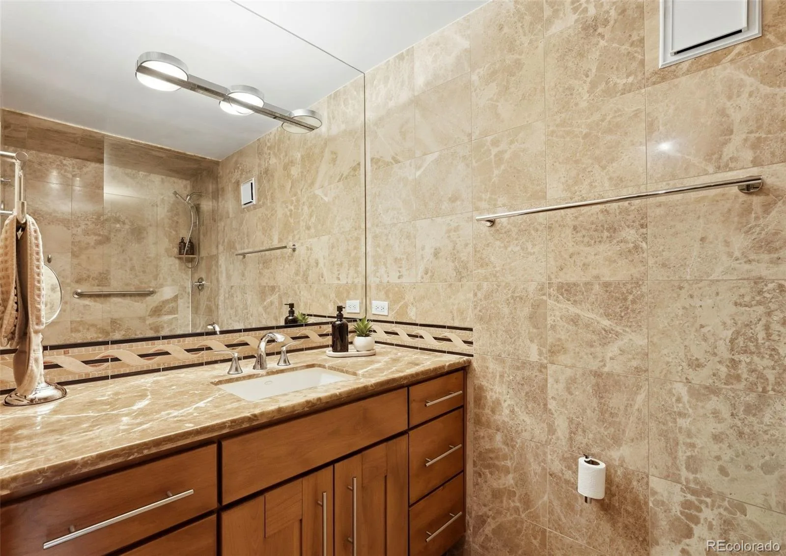 1625 Larimer Street #905 Denver CO 80202 | MLS #REC8109231 09272026003111 1600 18