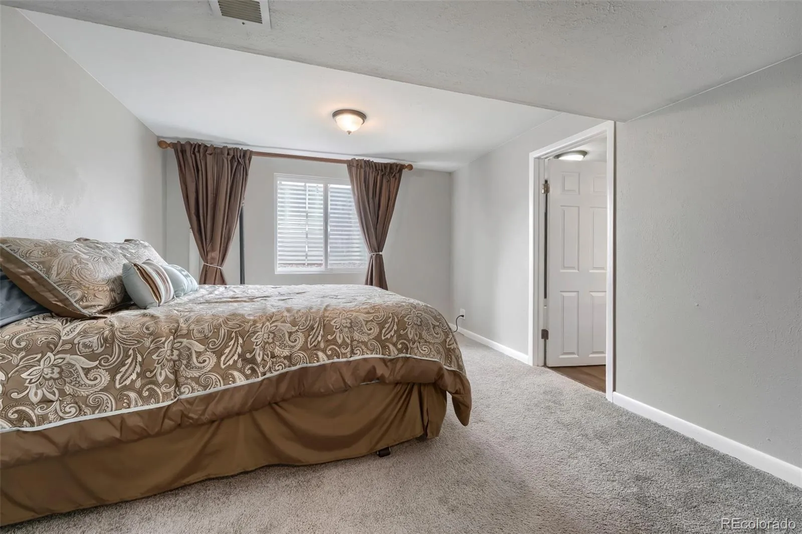 4708 S Ouray Way Aurora CO 80015 MLS #REC8109999 04212026194119 1600 10
