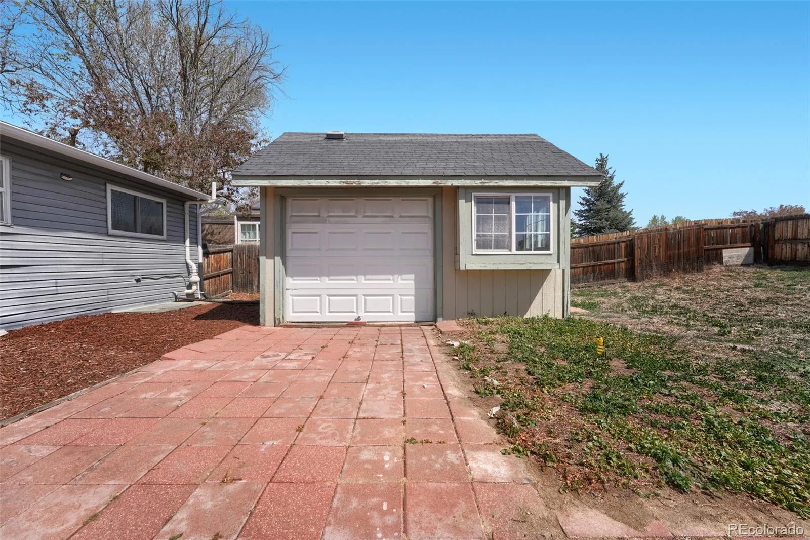 4708 S Ouray Way Aurora CO 80015 MLS #REC8109999 04212026194119 1600 23