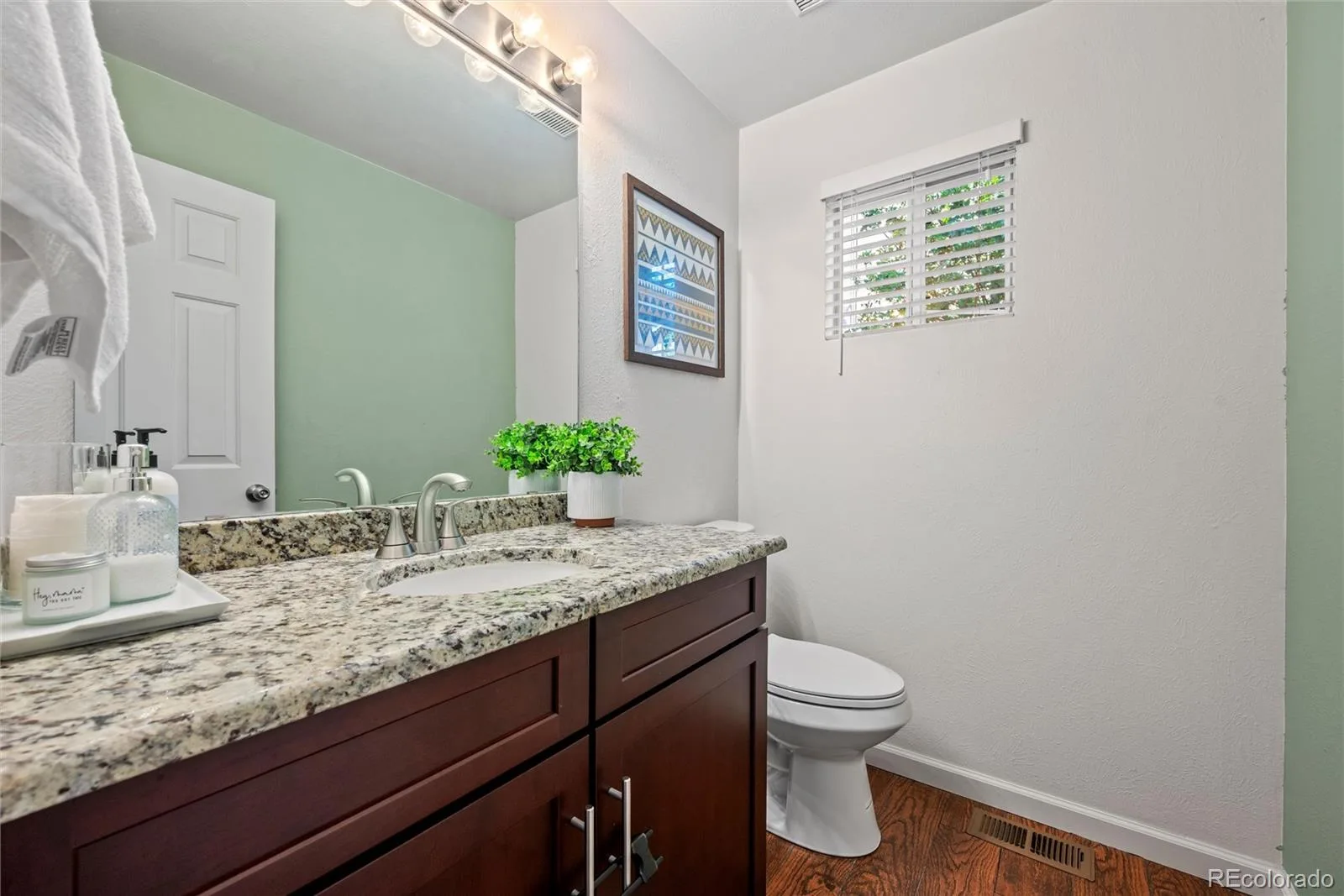 14192 E Chenango Place Aurora CO 80015 | MLS #REC8112966 08062026181932 1600 12