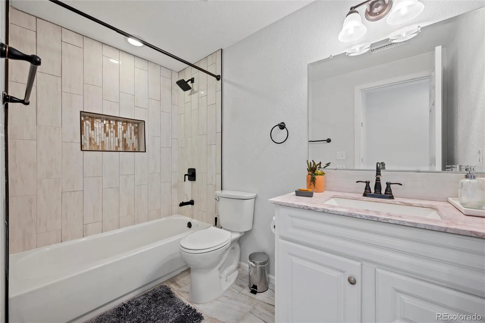 14192 E Chenango Place Aurora CO 80015 | MLS #REC8112966 08062026181932 1600 22