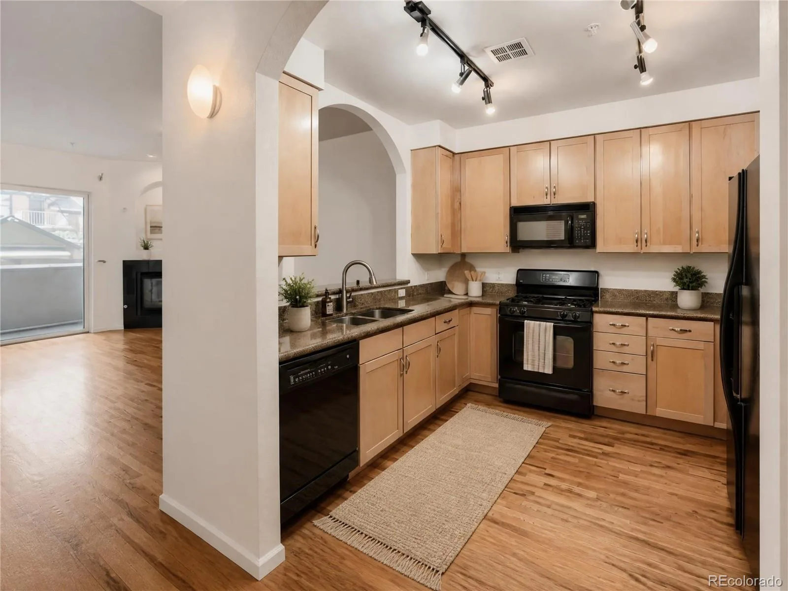 1489 N Steele Street #114 Denver CO 80206 | MLS #REC2320907 10132026213344 1600 3
