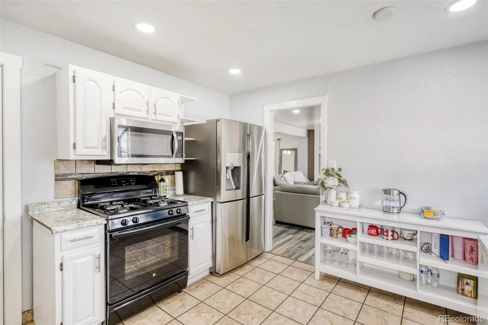 970 Nile Street Aurora CO 80010 MLS #REC8114661 04112026192136 1600 15