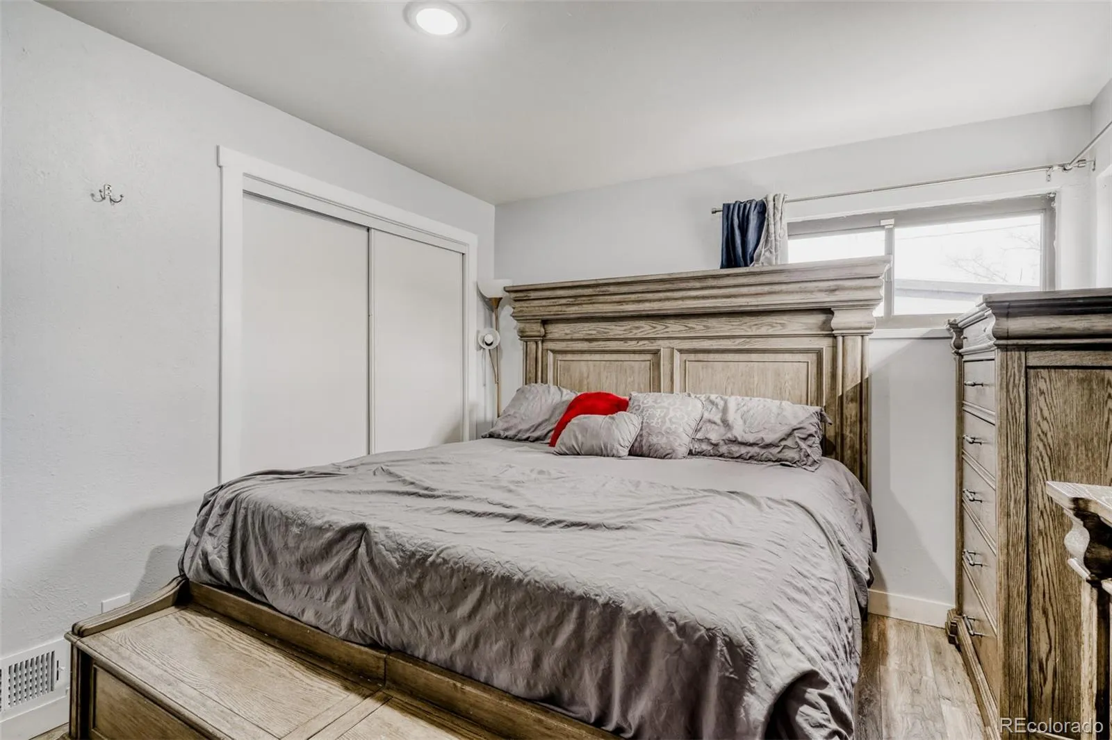 970 Nile Street Aurora CO 80010 MLS #REC8114661 04112026192136 1600 18