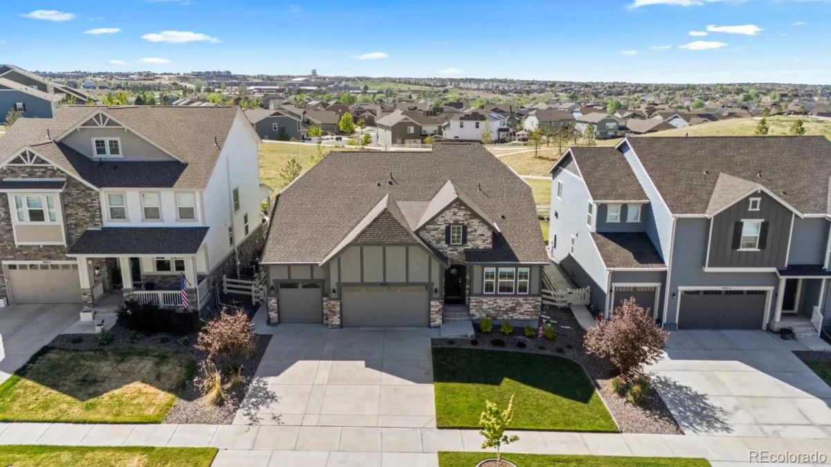 7043 S Uriah Street Aurora CO 80016 MLS #REC8116872 05152026034532 1200 0