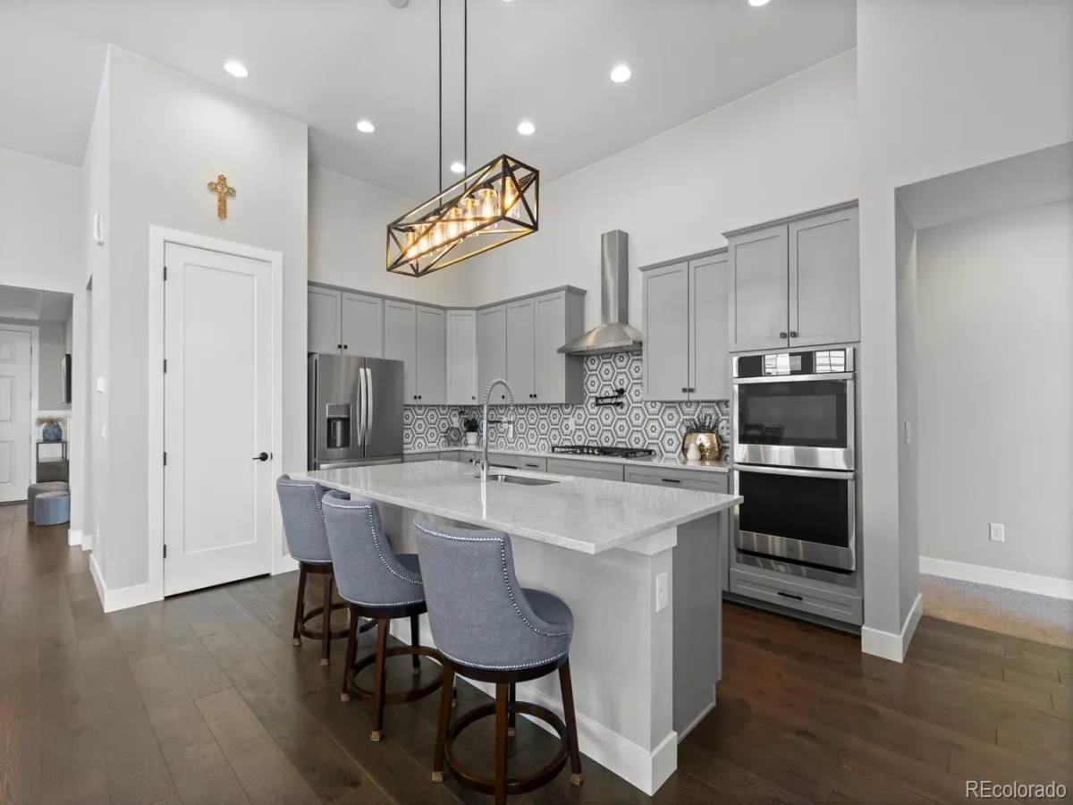 7043 S Uriah Street Aurora CO 80016 MLS #REC8116872 05152026034532 1200 10
