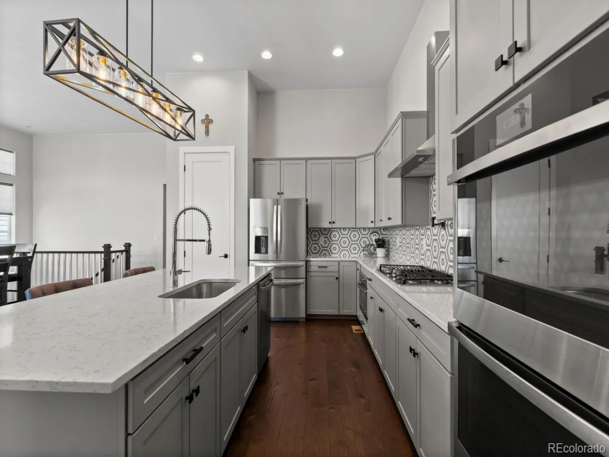 7043 S Uriah Street Aurora CO 80016 MLS #REC8116872 05152026034532 1200 11