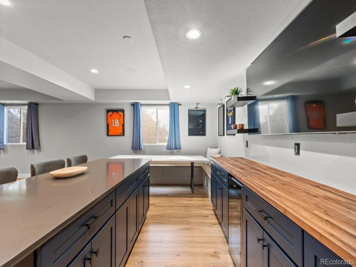 7043 S Uriah Street Aurora CO 80016 MLS #REC8116872 05152026034532 1200 22