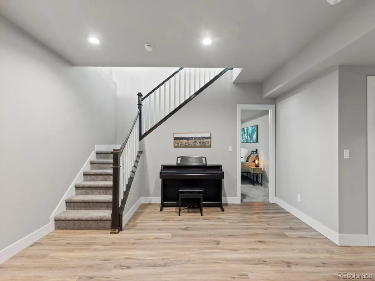 7043 S Uriah Street Aurora CO 80016 MLS #REC8116872 05152026034532 1200 25