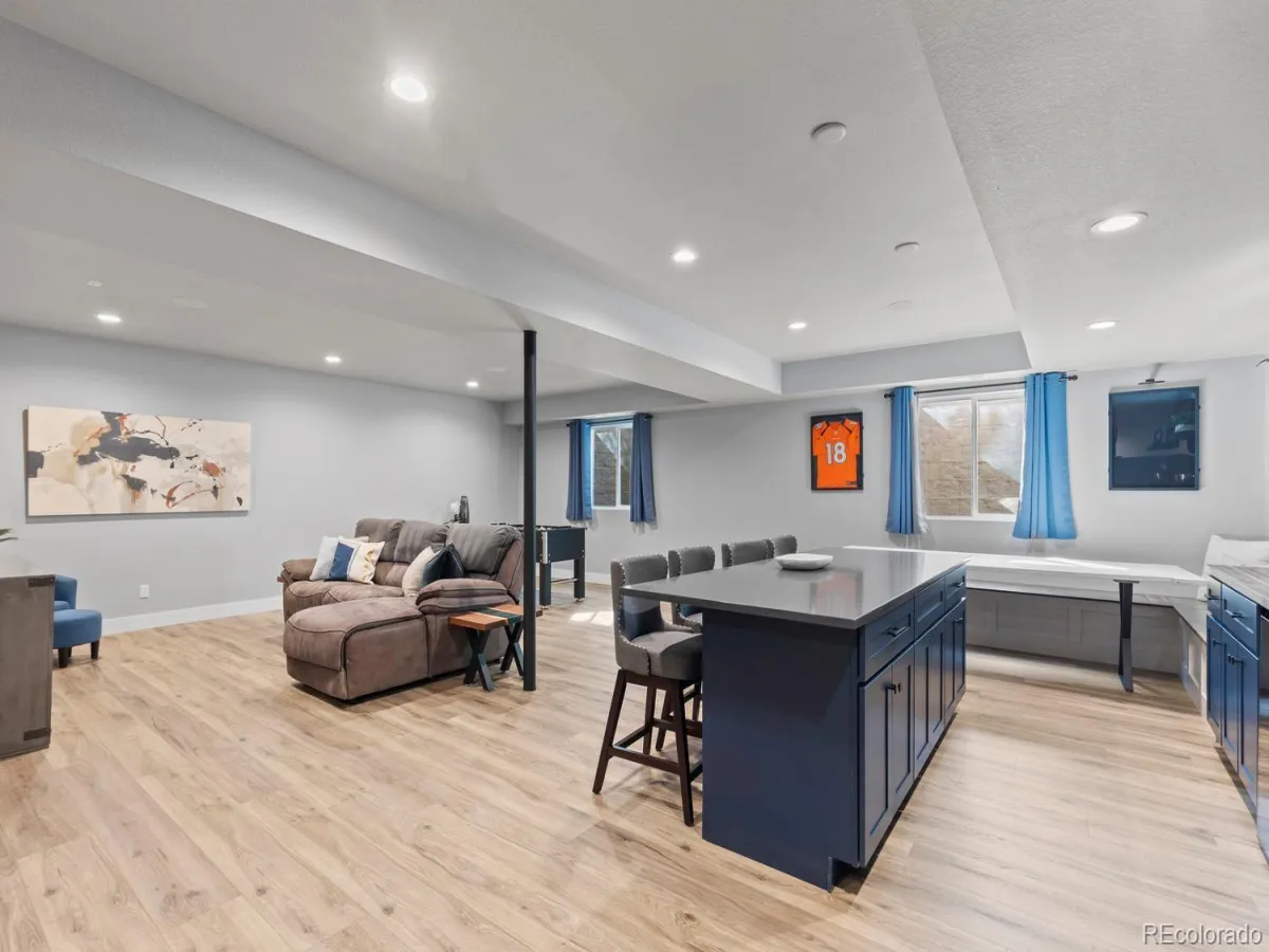 7043 S Uriah Street Aurora CO 80016 MLS #REC8116872 05152026034532 1200 30