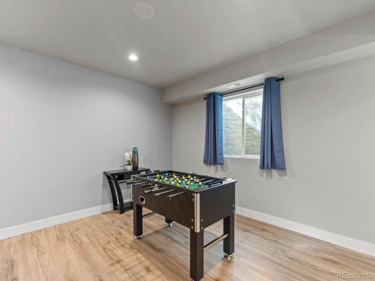 7043 S Uriah Street Aurora CO 80016 MLS #REC8116872 05152026034532 1200 34