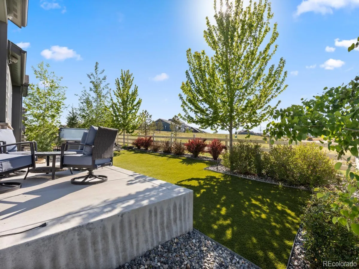 7043 S Uriah Street Aurora CO 80016 MLS #REC8116872 05152026034532 1200 44