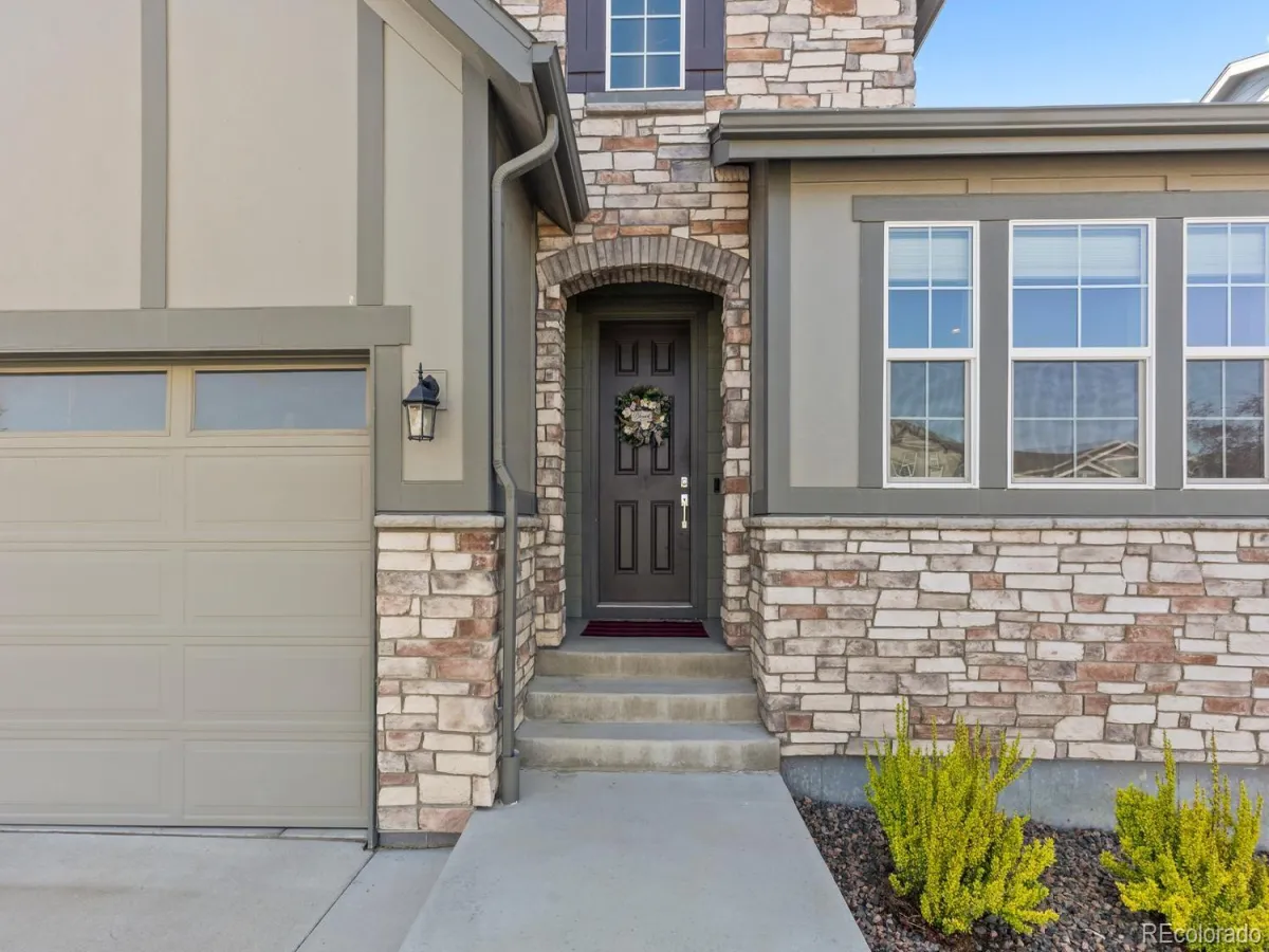 7043 S Uriah Street Aurora CO 80016 MLS #REC8116872 05152026034532 1200 45