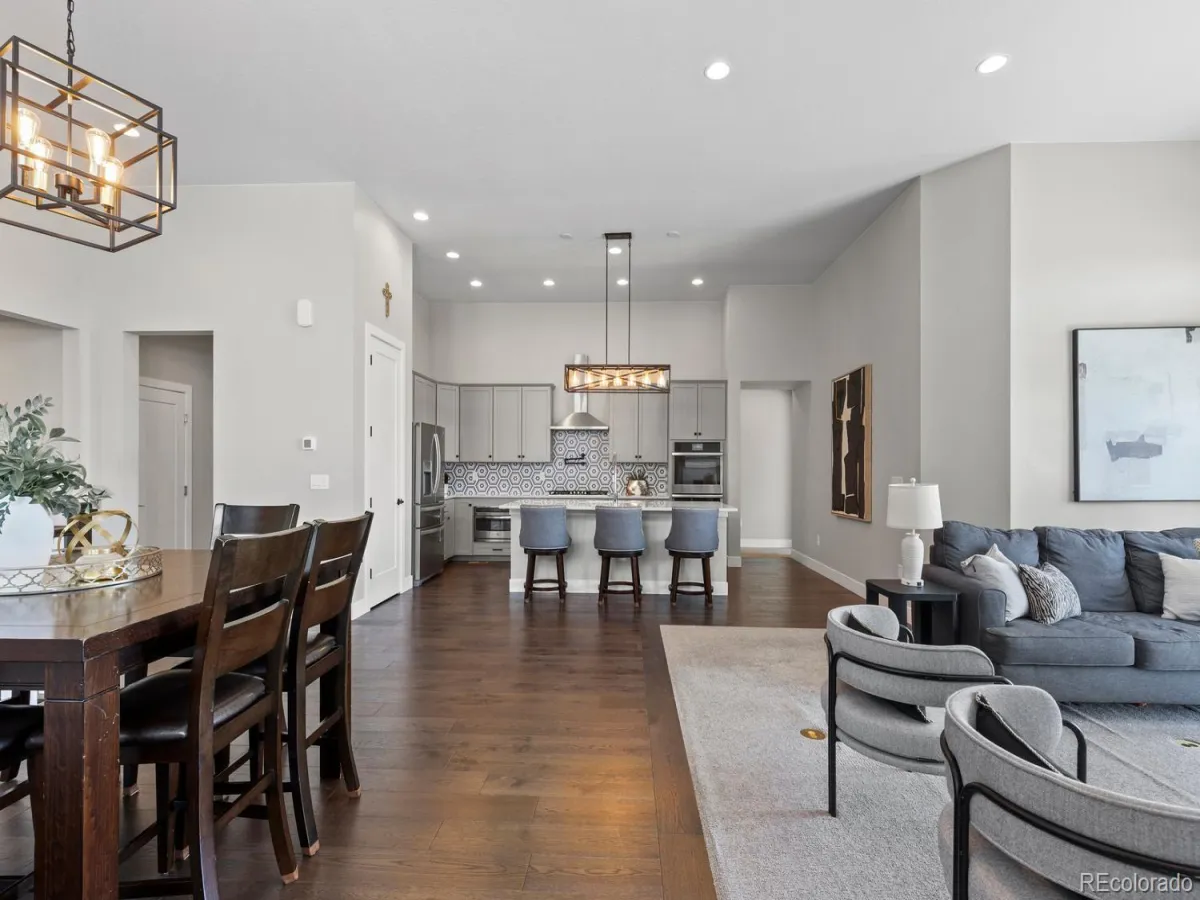 7043 S Uriah Street Aurora CO 80016 MLS #REC8116872 05152026034532 1200 8