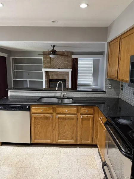 4856 S Argonne Street Aurora CO 80015 MLS #REC8118877 05182026192539 800 6