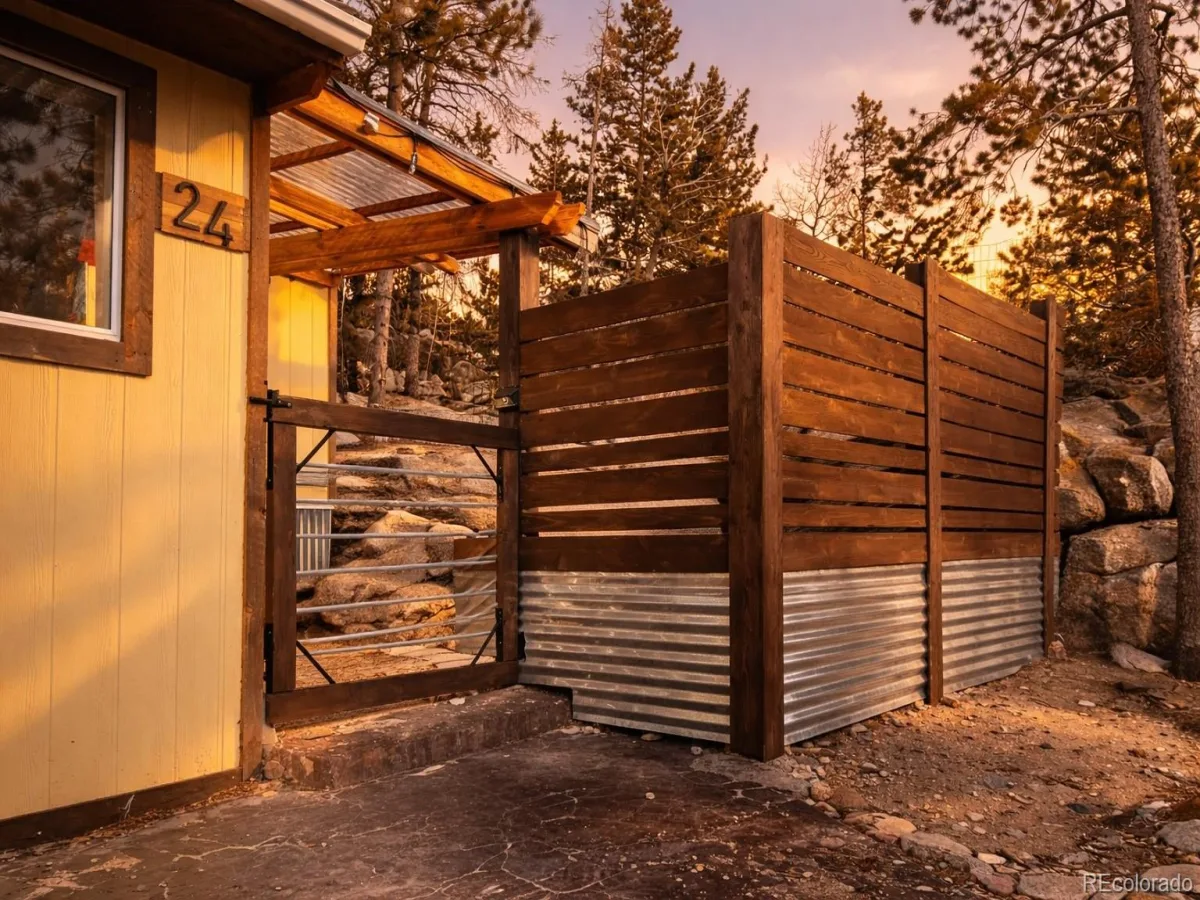 24 Signal Rock Road Golden CO 80403 | MLS #REC8120810 08142026134003 1200 3