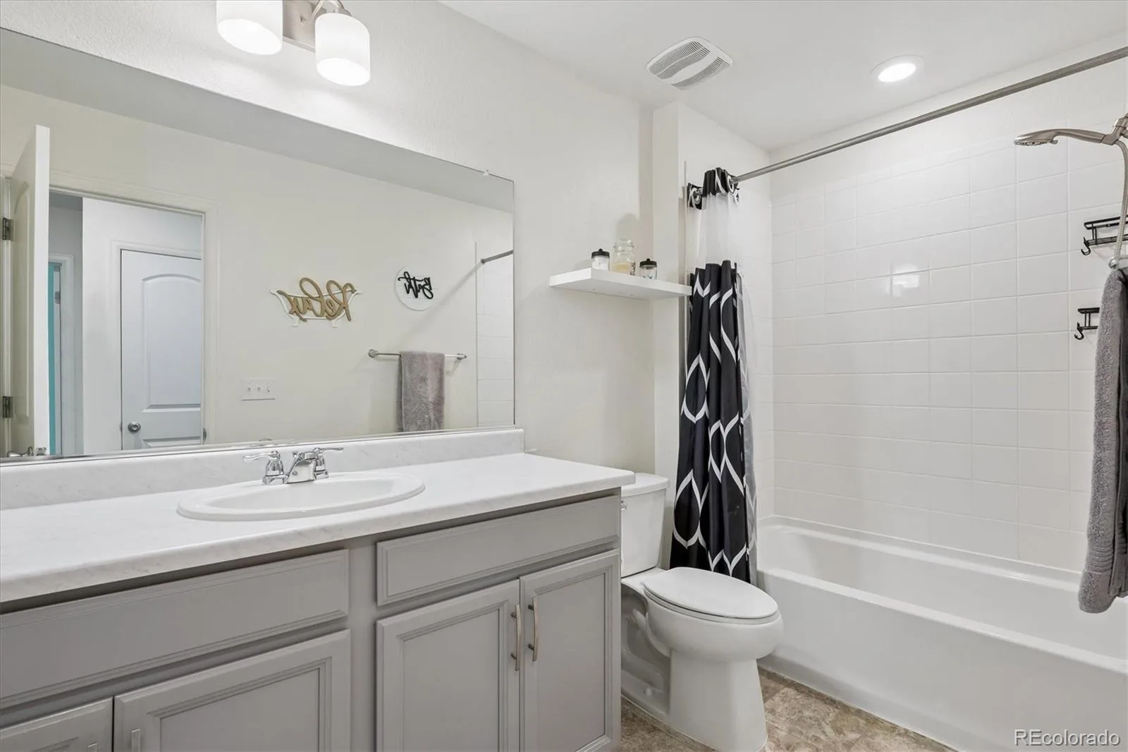 21352 E 60th Avenue Aurora CO 80019 | MLS #REC8123666 10142026184307 1600 25