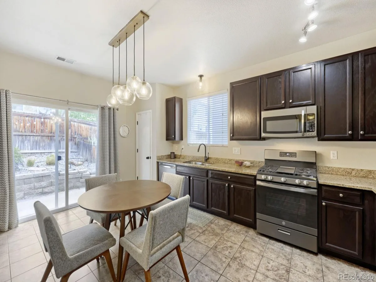 6827 W Rockland Place Littleton CO 80128 | MLS #REC8129740 08212026225907 1200 4