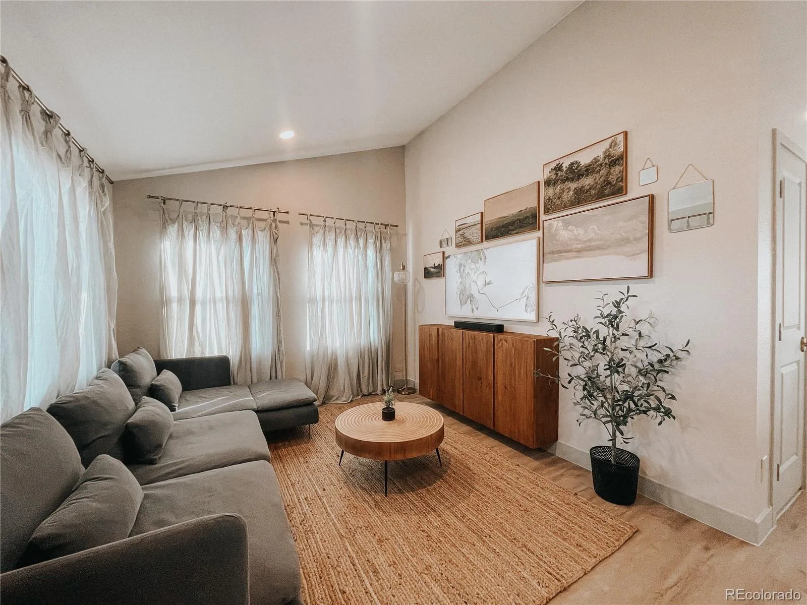 3285 S Elati Street Englewood CO 80110 | MLS #REC8131311 08142026213411 1600 2