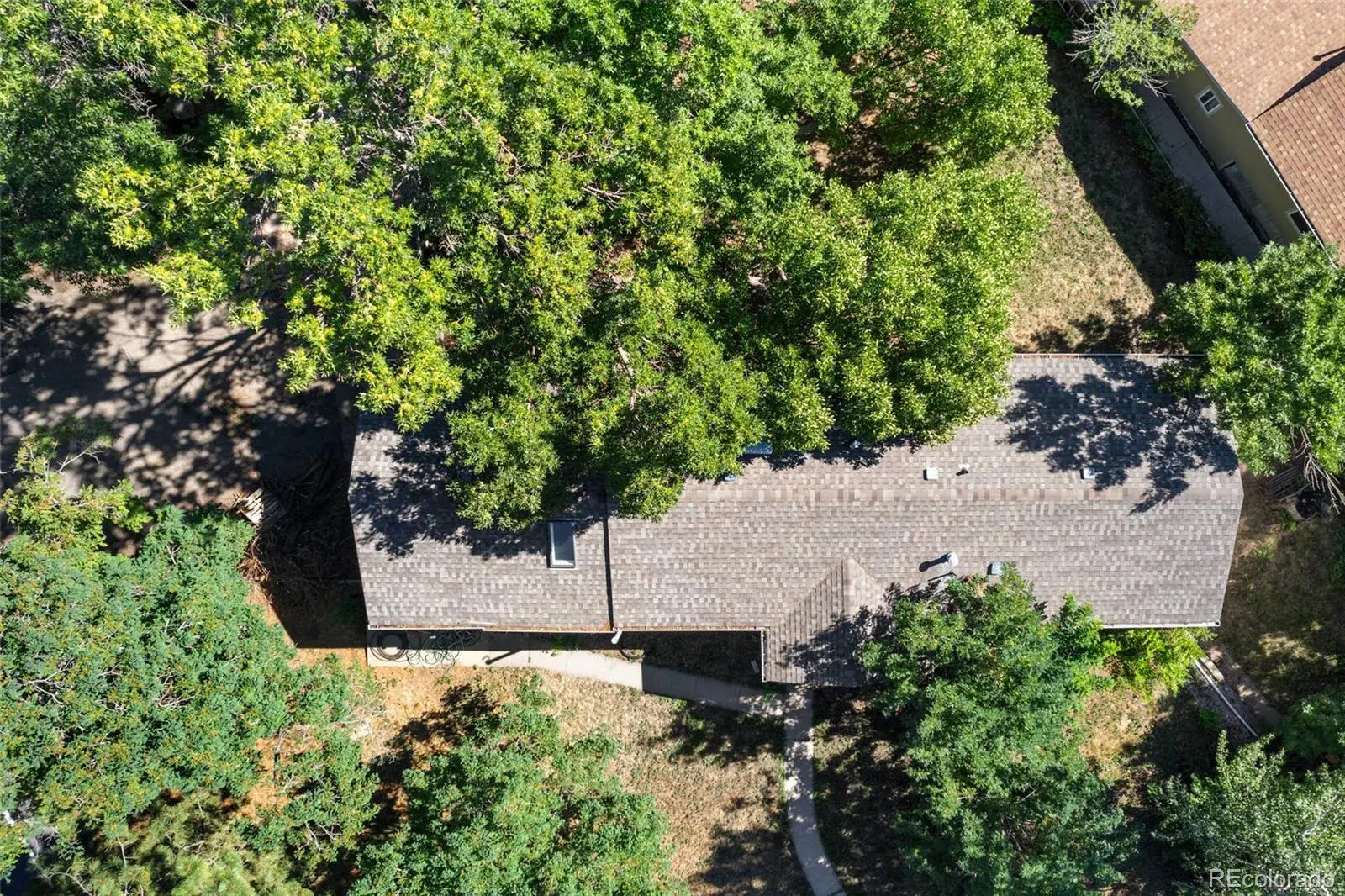 10212025152541 1600 32