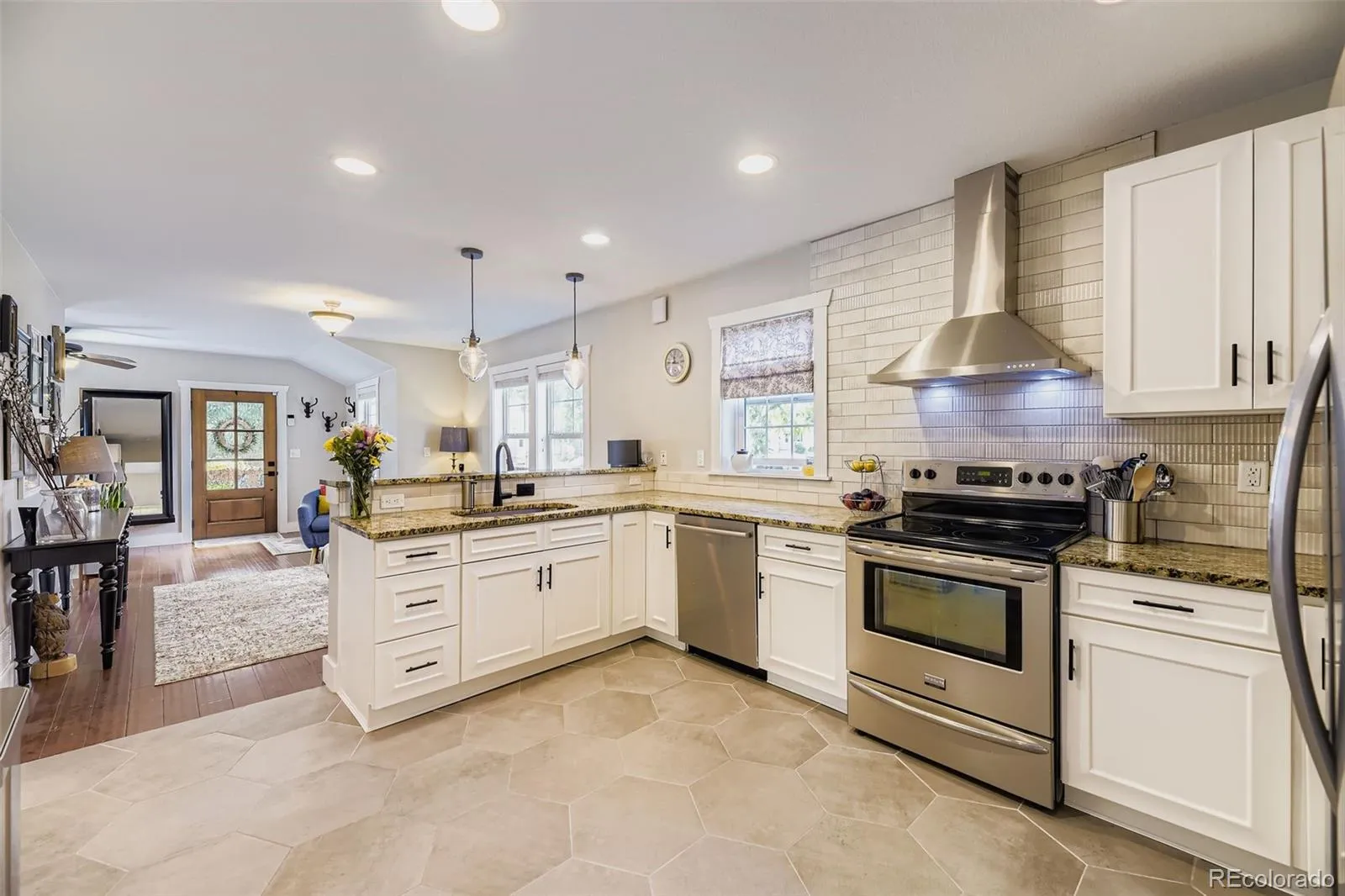 801 S Krameria Street Denver CO 80224 MLS #REC8133121 05212026054602 1600 10