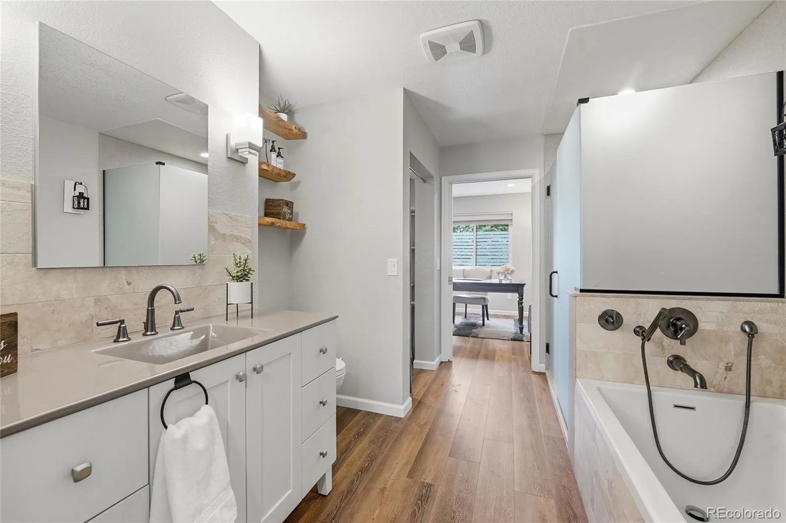 3148 E Long Circle Centennial CO 80122 | MLS #REC8133193 07312026162134 1600 21