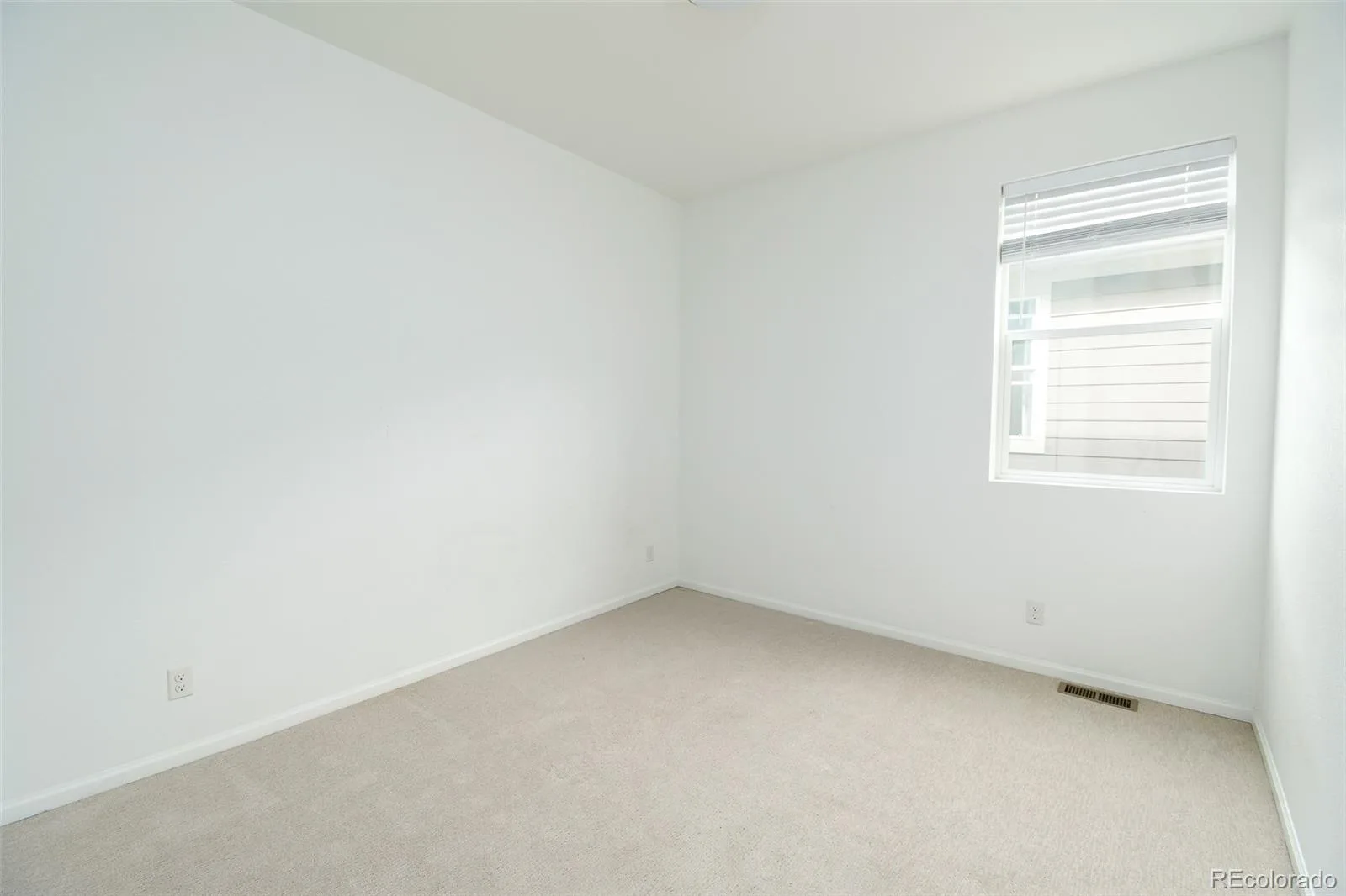 462 S Norfolk Court Aurora CO 80017 | MLS #REC8133568 10022026143601 1600 20