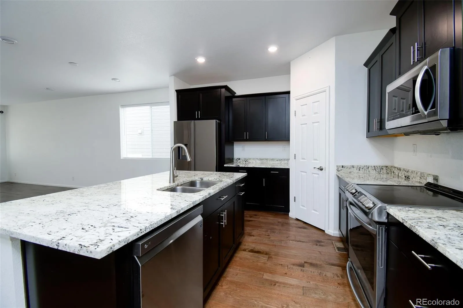 462 S Norfolk Court Aurora CO 80017 | MLS #REC8133568 10022026143601 1600 9