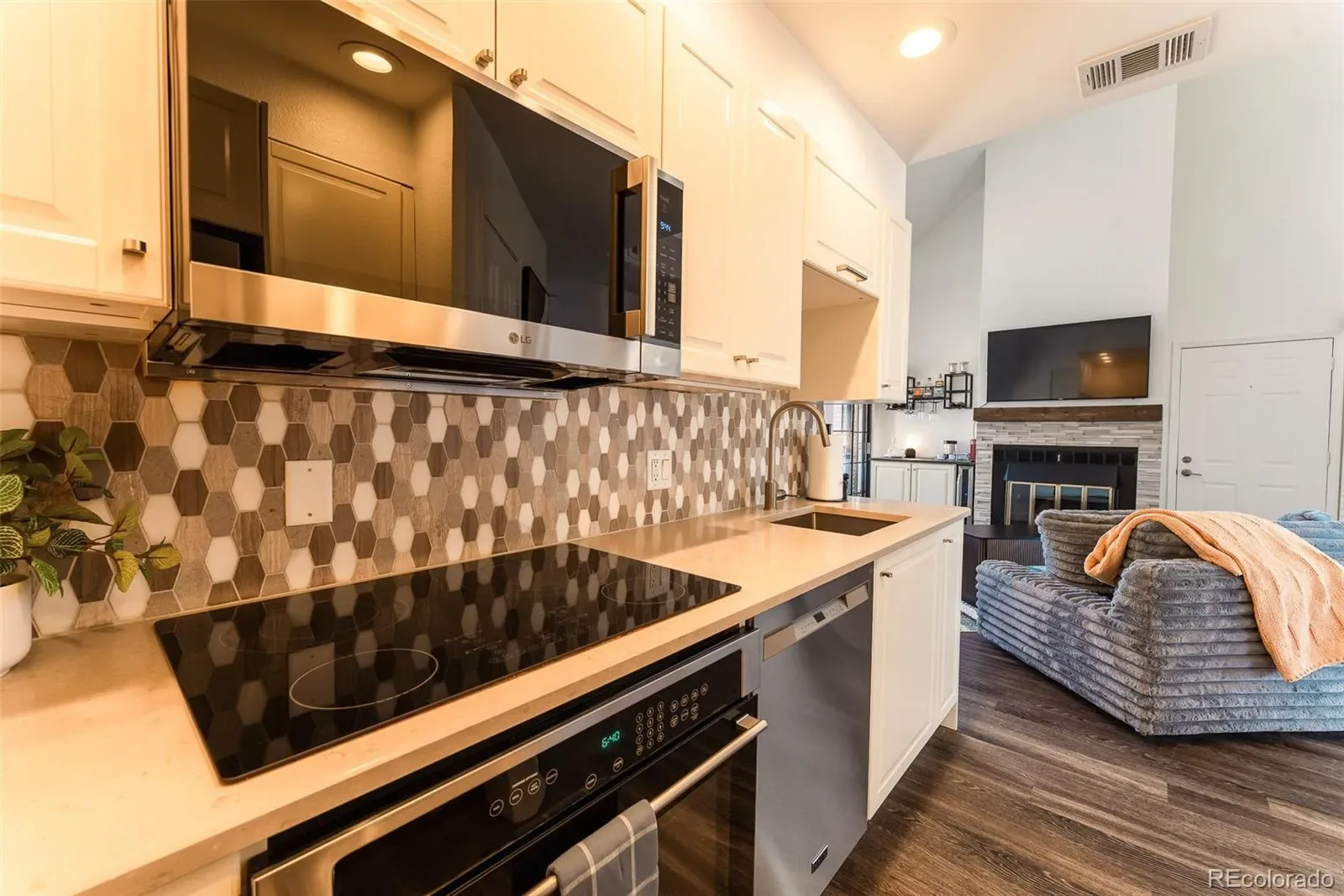 4880 E Kentucky Avenue #F Denver CO 80246 MLS #REC8136344 03122026121852 1600 9