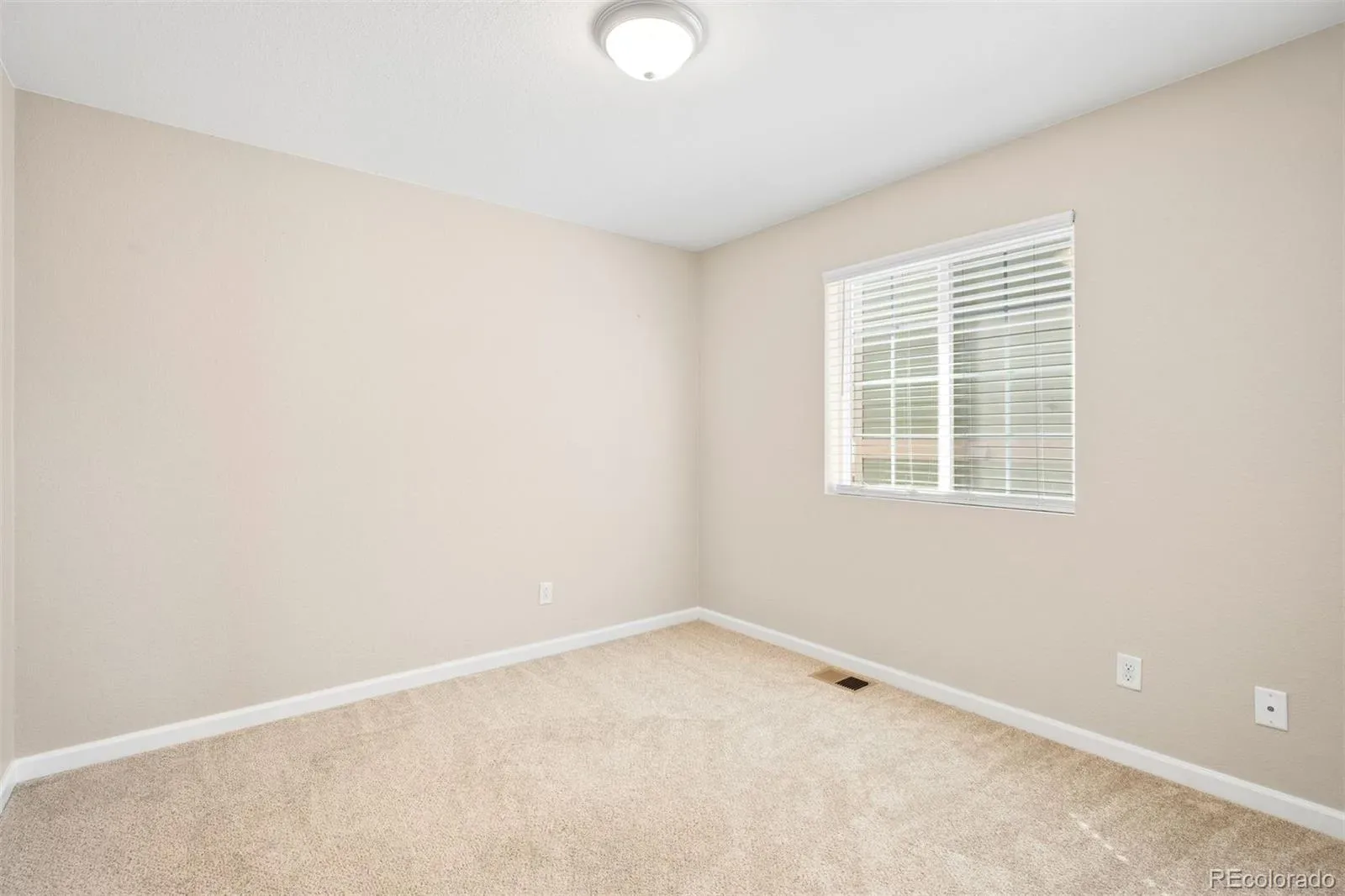 1156 Raindrop Way Castle Rock CO 80109 MLS #REC8139616 03102026163817 1600 27