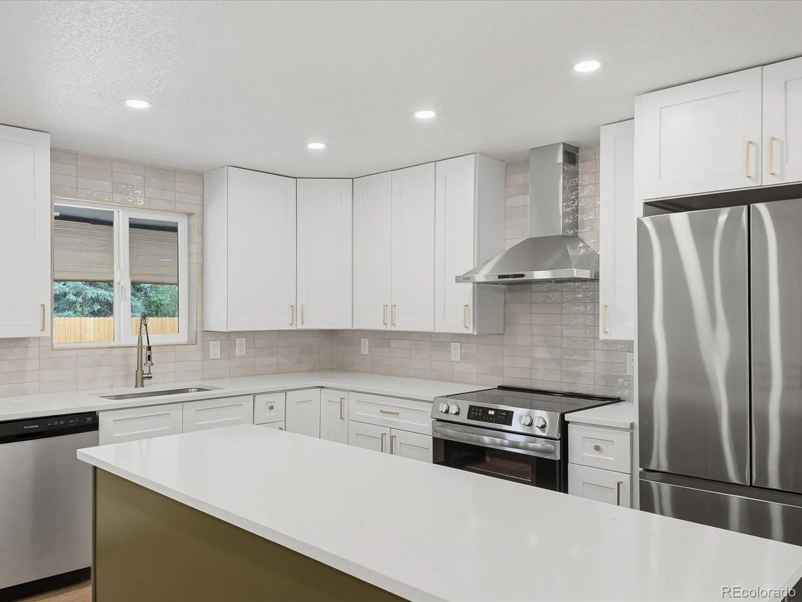 3455 W Powers Place Littleton CO 80123 | MLS #REC8142667 08152026222020 1600 12