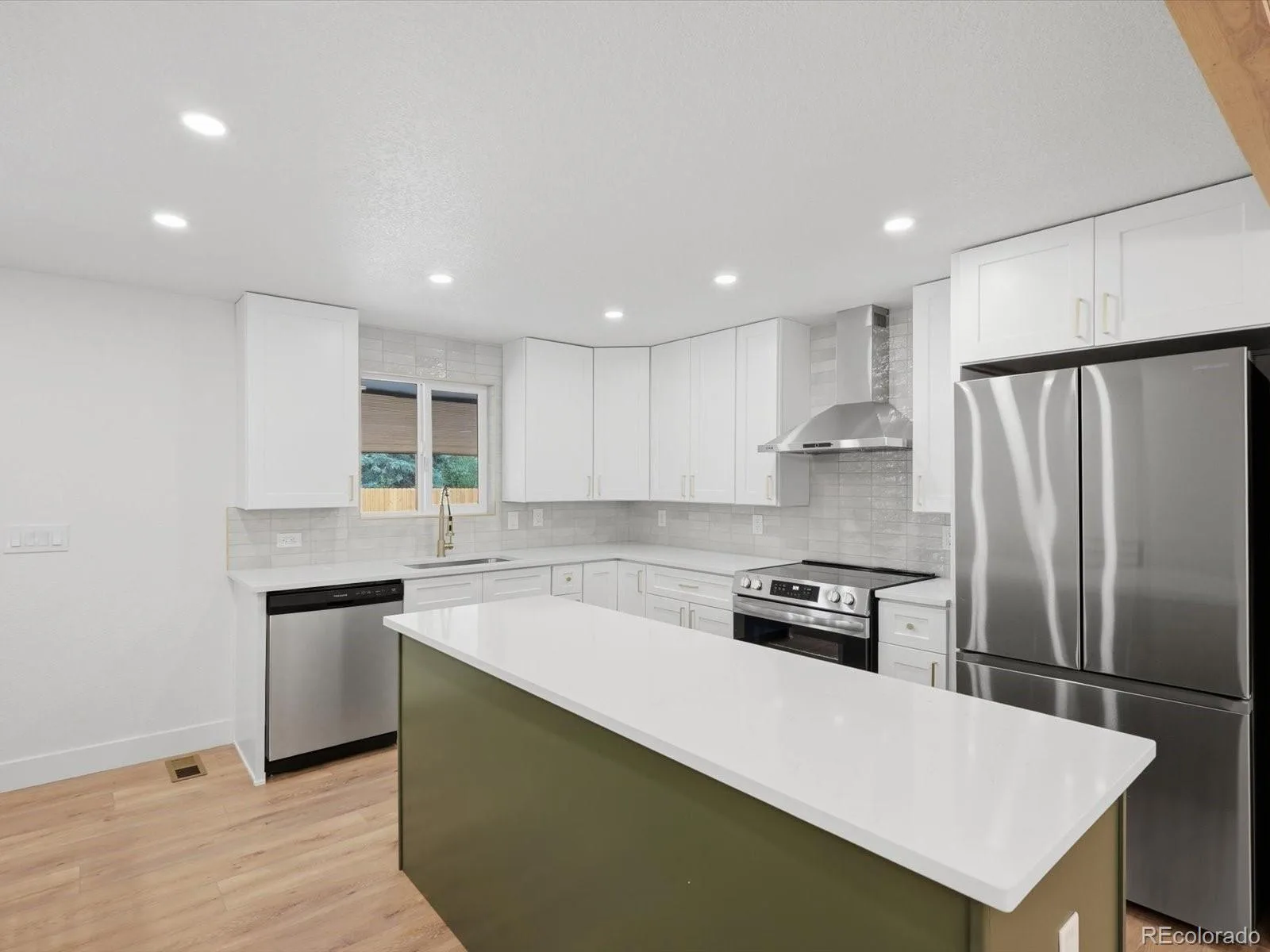 3455 W Powers Place Littleton CO 80123 | MLS #REC8142667 08152026222020 1600 13