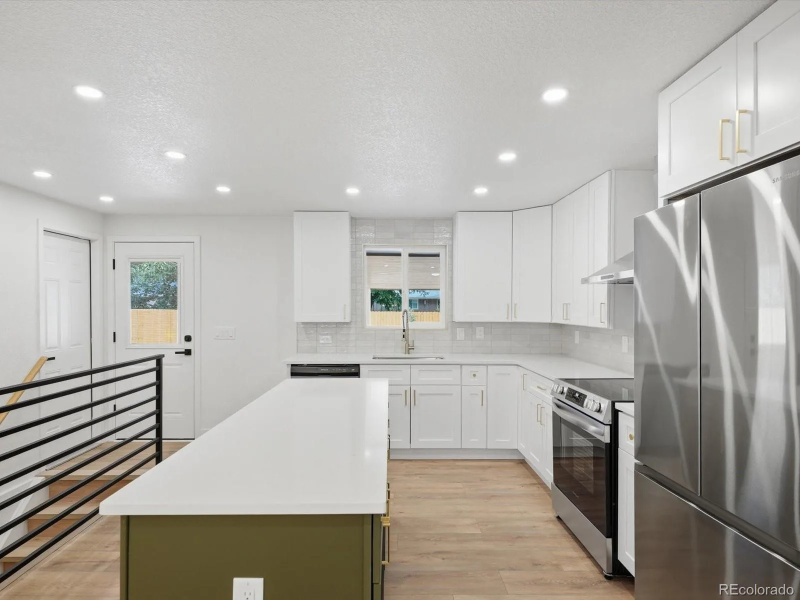 3455 W Powers Place Littleton CO 80123 | MLS #REC8142667 08152026222020 1600 18