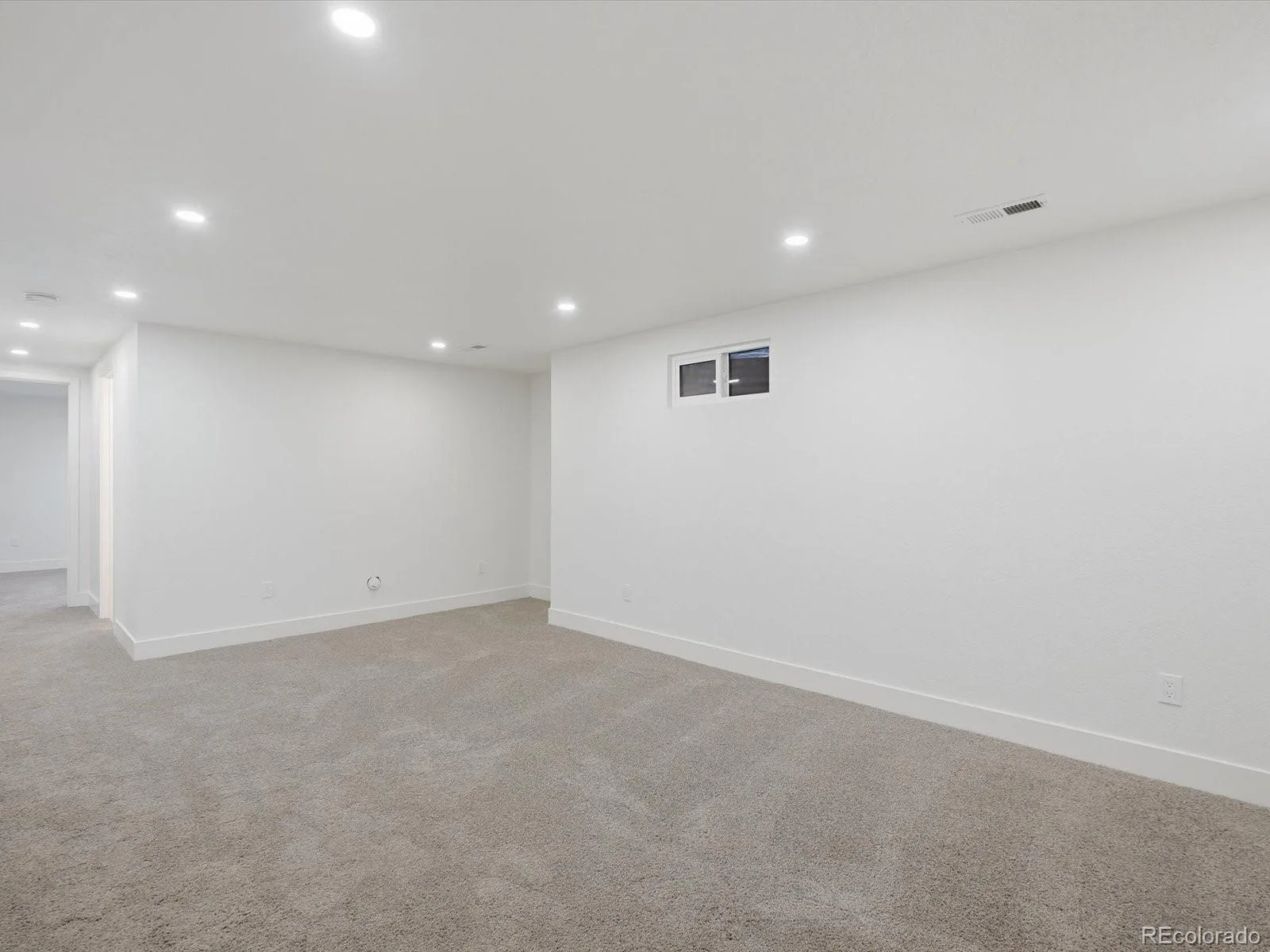 3455 W Powers Place Littleton CO 80123 | MLS #REC8142667 08152026222020 1600 32