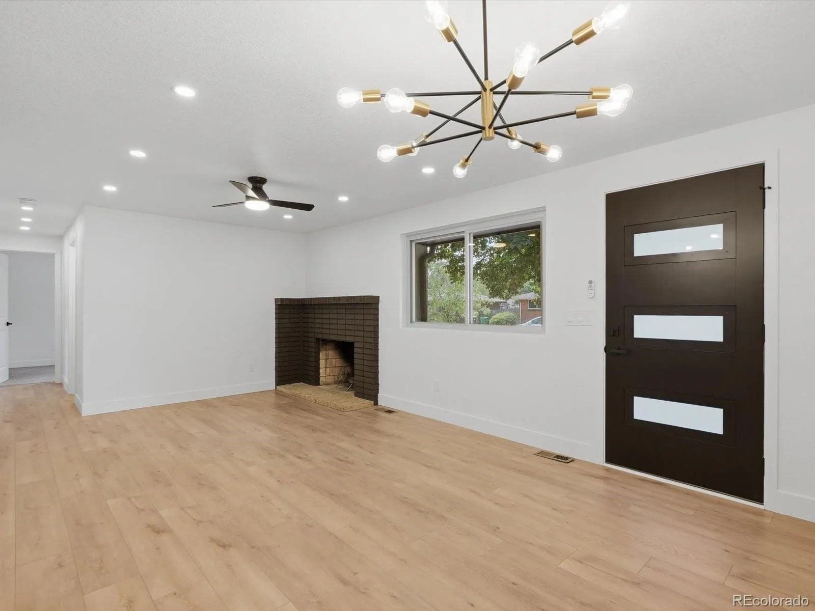 3455 W Powers Place Littleton CO 80123 | MLS #REC8142667 08152026222020 1600 5