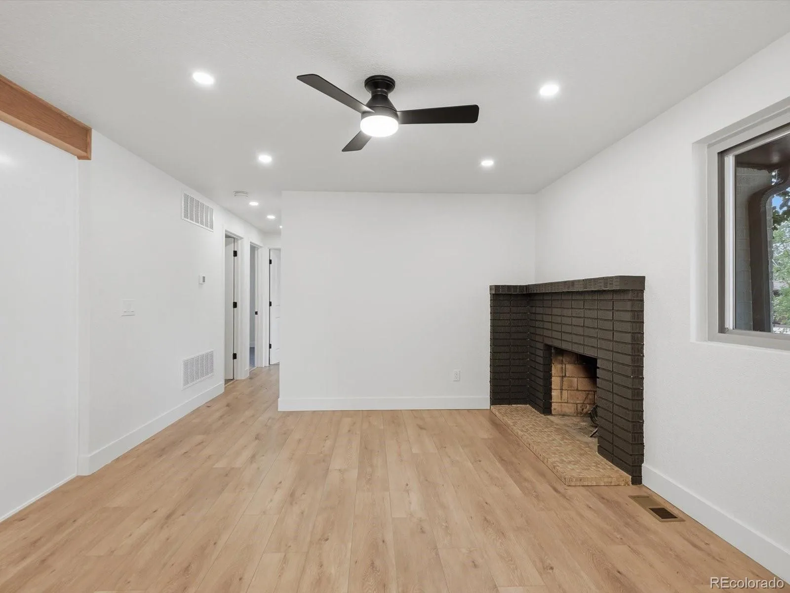 3455 W Powers Place Littleton CO 80123 | MLS #REC8142667 08152026222020 1600 9