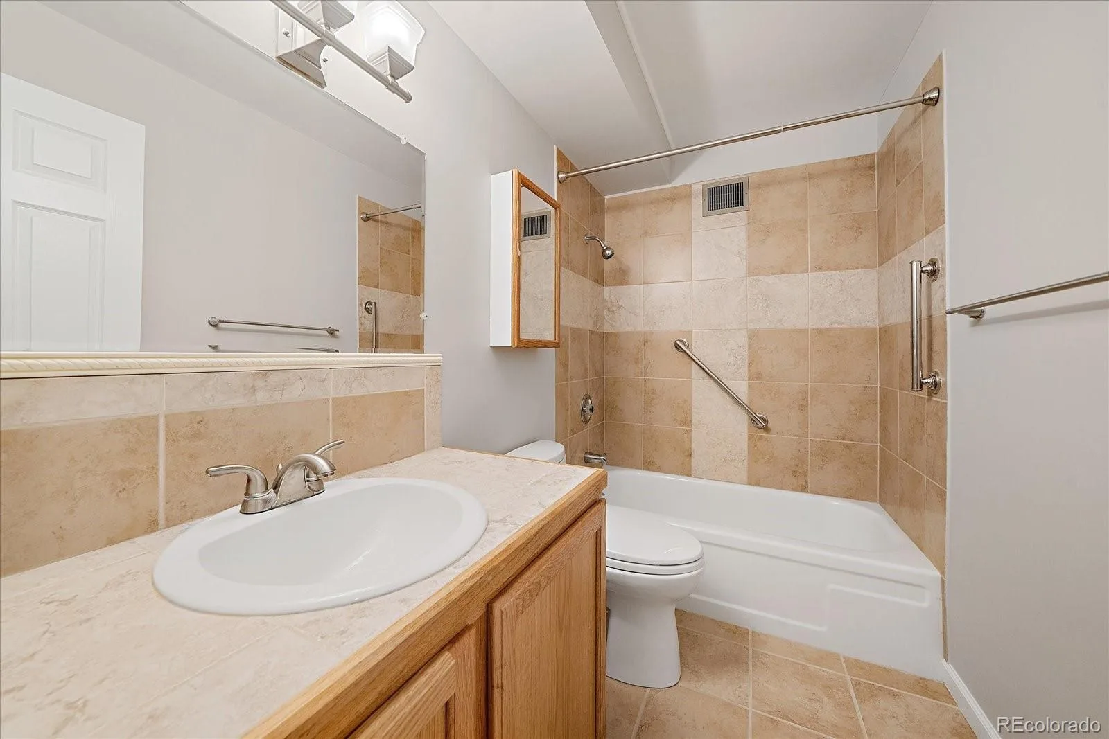 715 S Alton Way #4B Denver CO 80247 | MLS #REC8146742 07312026172846 1600 14