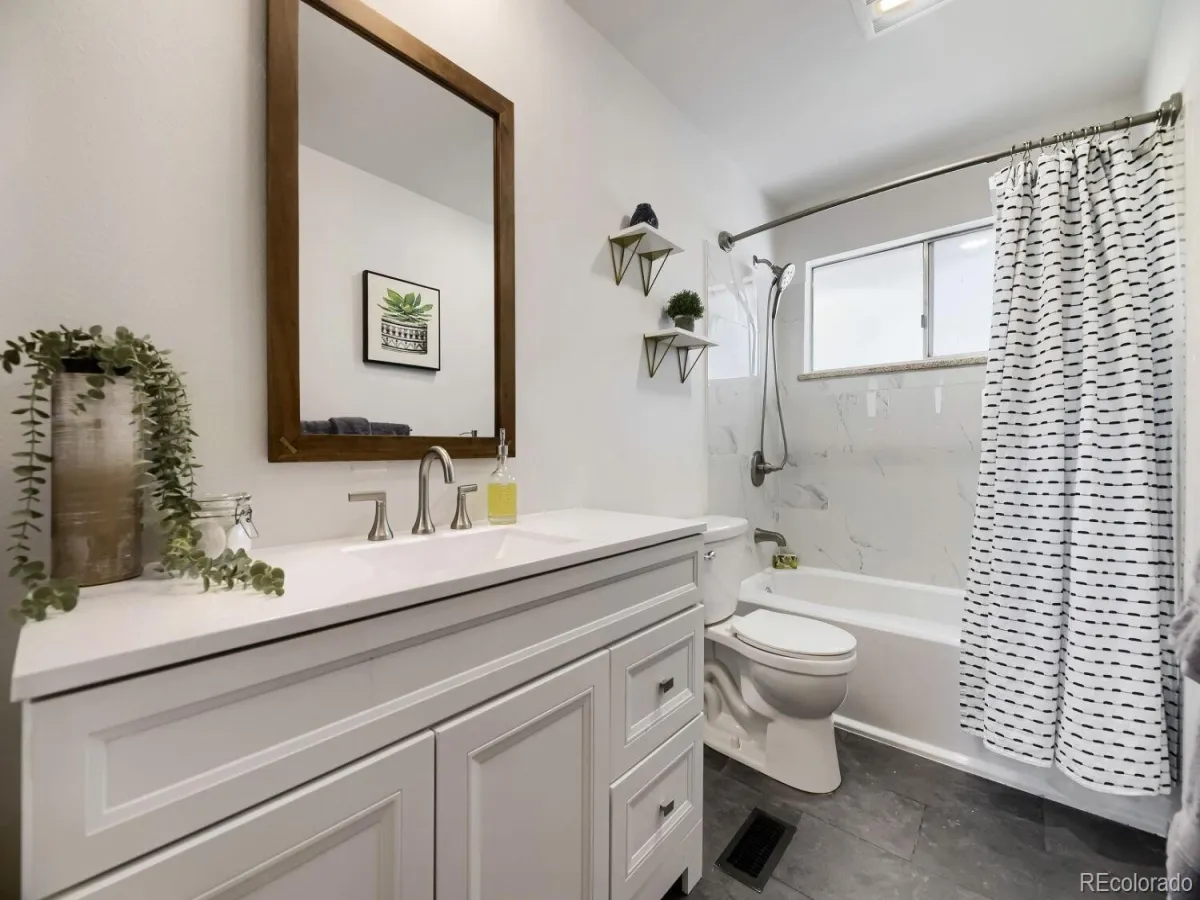 3326 S Verbena Court Denver CO 80231 MLS #REC8150154 04162026192541 1200 21