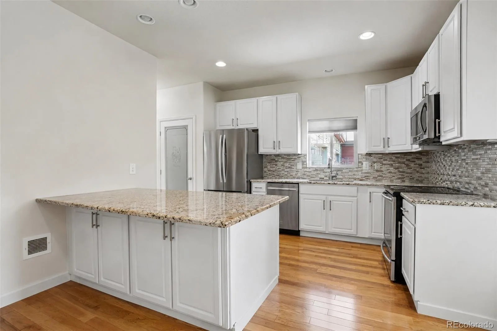 2008 S Flanders Way #A Aurora CO 80013 | MLS #REC8158238 08112026153509 1600 9
