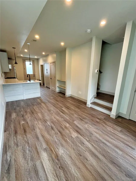 405 Harrison Street #1 Denver CO 80206 | MLS #REC8159756 09222026083357 800 1