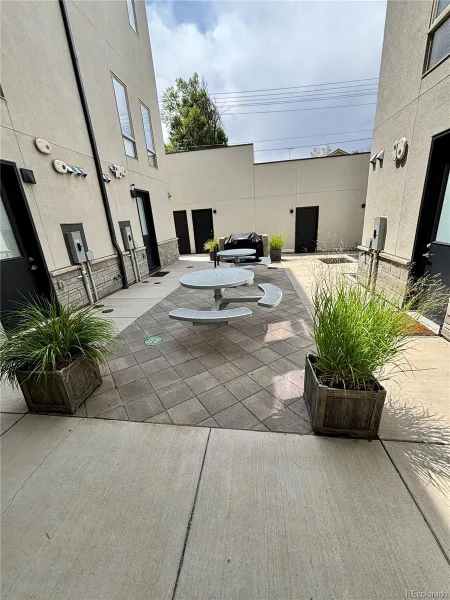 405 Harrison Street #1 Denver CO 80206 | MLS #REC8159756 09222026083357 800 25