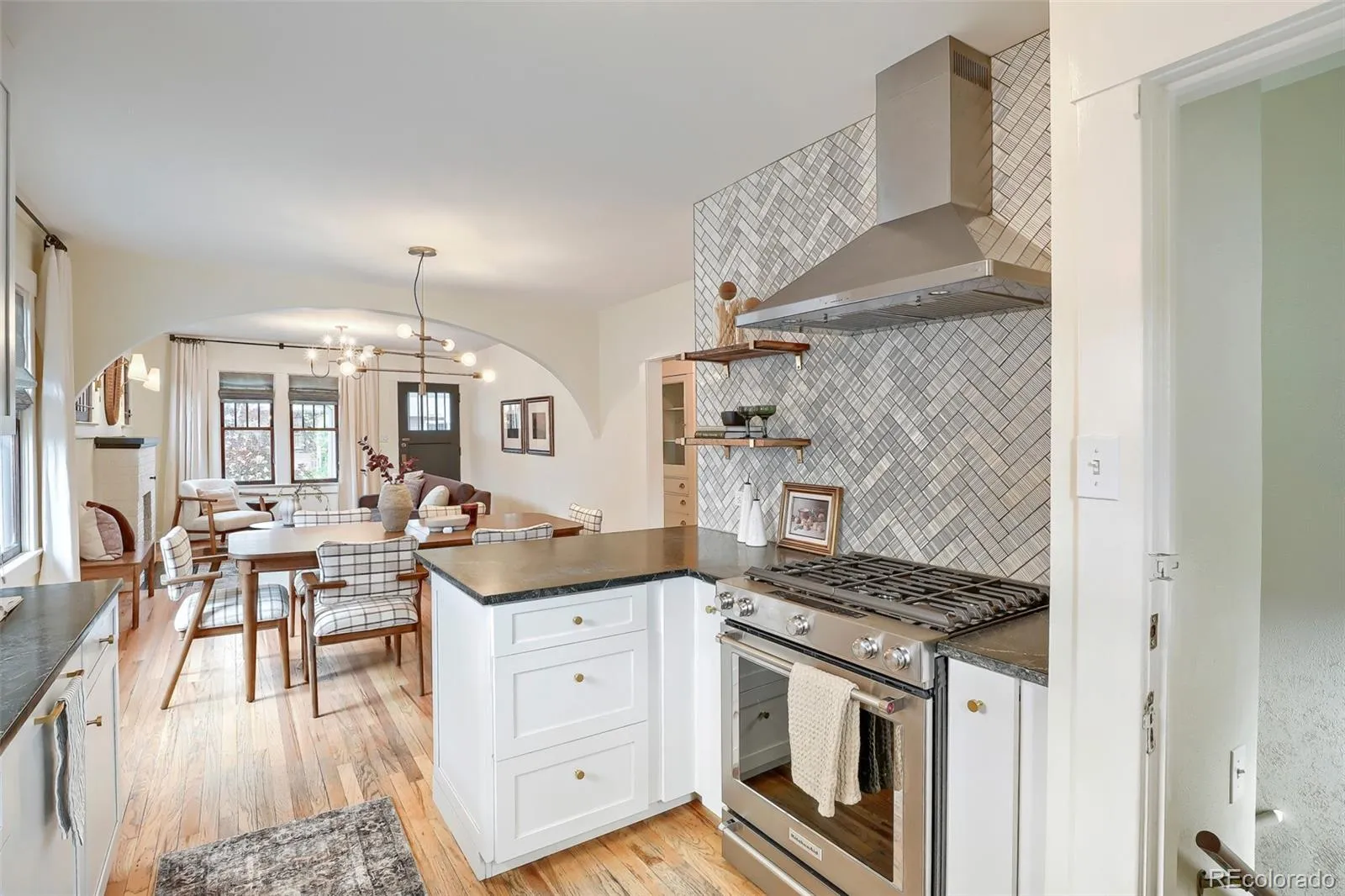 04162026003653 1600 11