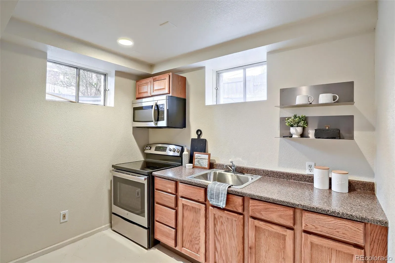 04162026003653 1600 18