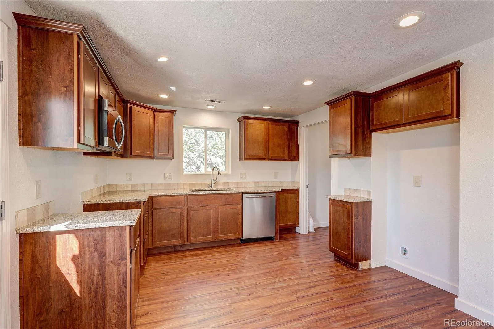 04142026152153 1600 1