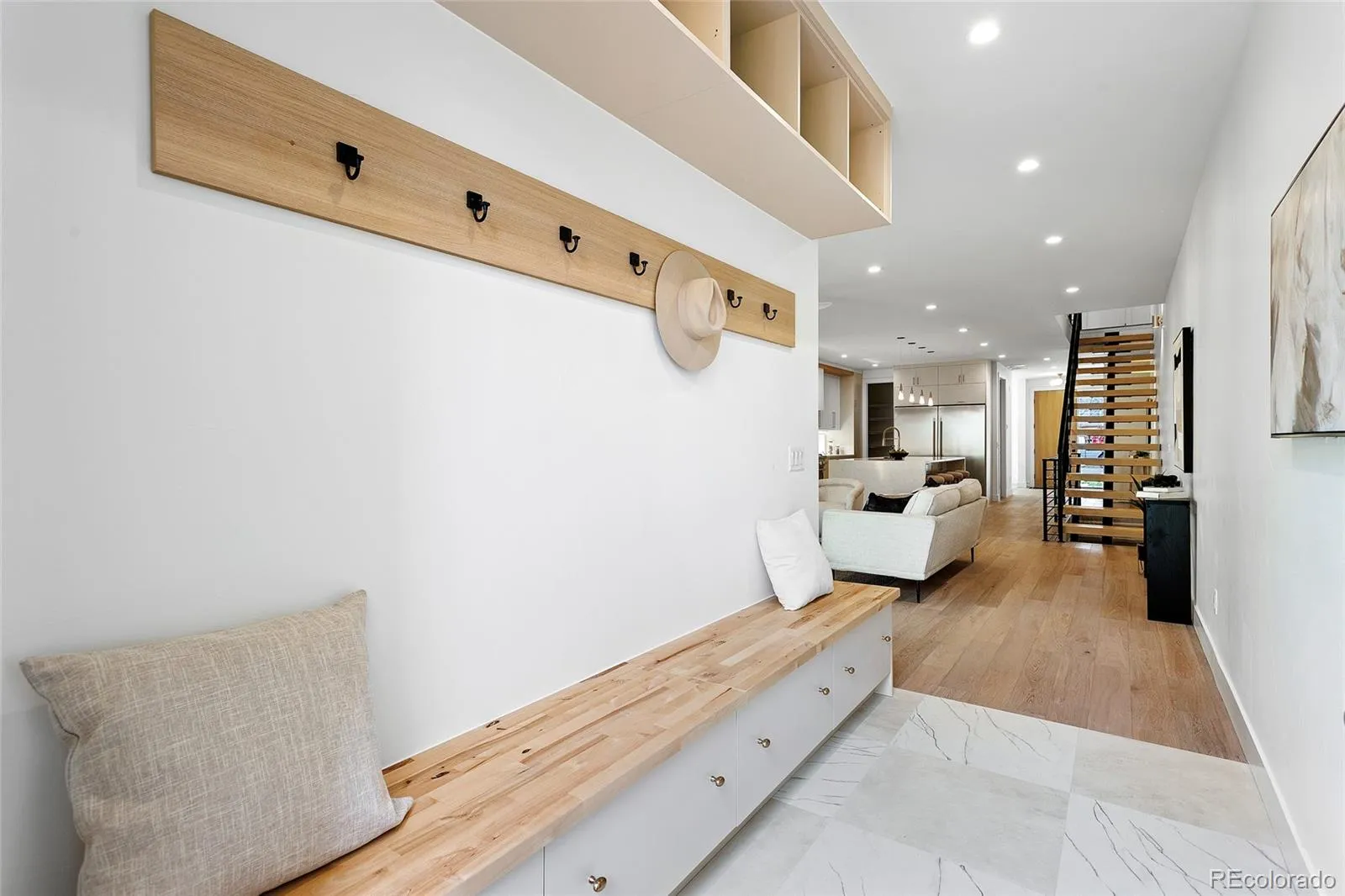 04042026232416 1600 12